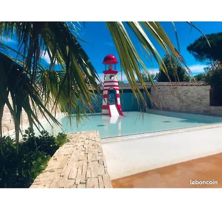 Campsite Mobil 6 Place A 900 Metres De La Agde