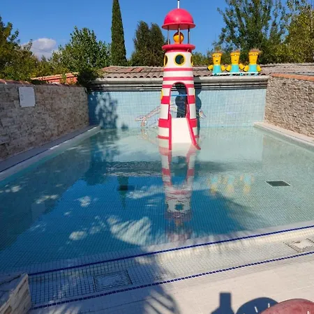 Campsite Mobil 6 Place A 900 Metres De La *