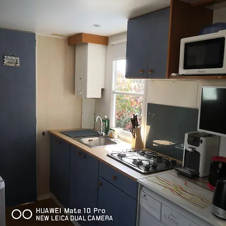 Mobil 6 Place A 900 Metres De La Campsite