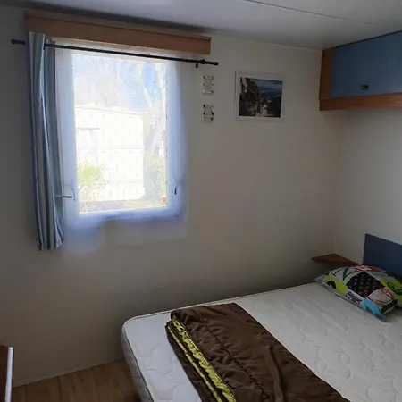 Mobil 6 Place A 900 Metres De La אגדה