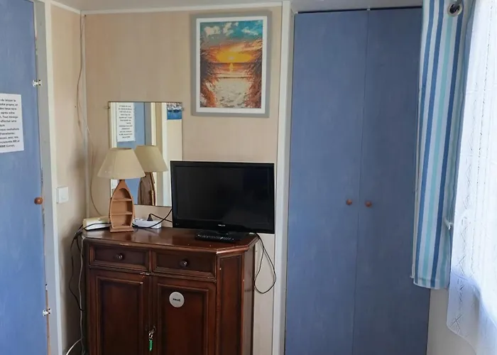 אתר קמפינג Mobil 6 Place A 900 Metres De La *